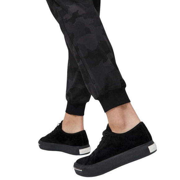 Lululemon Women’s Stretch High-Rise Jogger [Full Length] - Picture 10 of 10